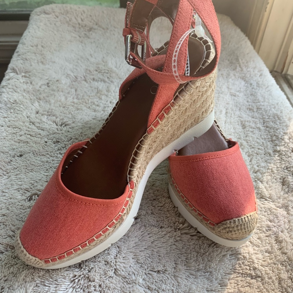 NWT Franco Sarto salmon espadrilles Sz 7